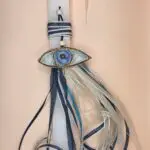 Χειροποίητη Πασχαλινή Λαμπάδα "Aegean Eye" – Με Κεραμικό Μάτι & Boho Κορδέλες